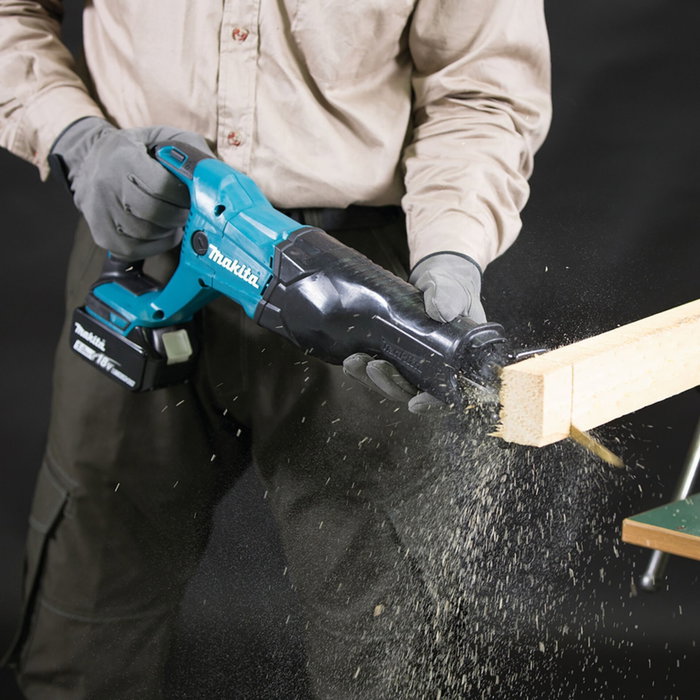Makita DJR186RT Scie sabre sans fil avec batterie 5,0 Ah et chargeur rapide