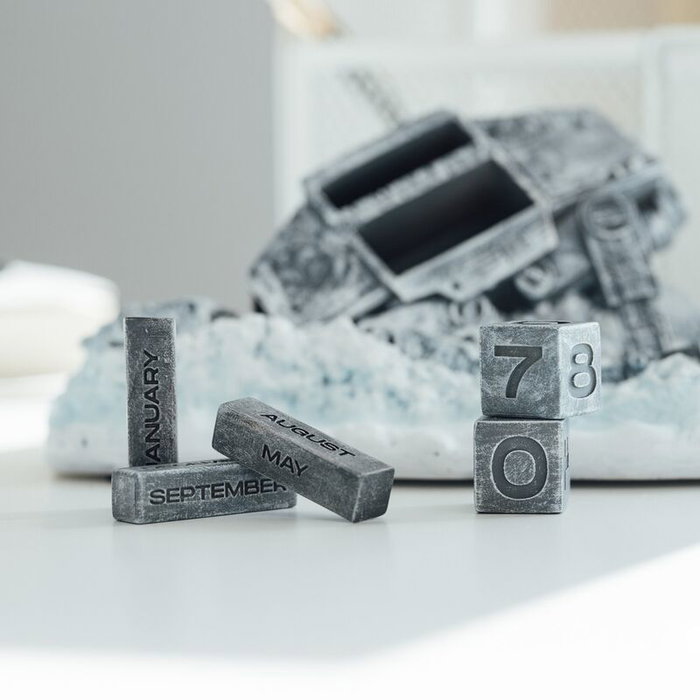 ERIK - Calendrier perpétuel 3D AT-AT Star Wars abattu - Décoratif en résine peint à main - 20.1x7.8x12.2 cm
