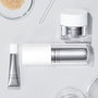 Shiseido Men Total Revitalizer Ensemble 4 Pièces - Crème Visage 50 ml + Nettoyant 30 ml + Contour des Yeux 5 ml + Trousse - Soin Anti-Âge Hydratant