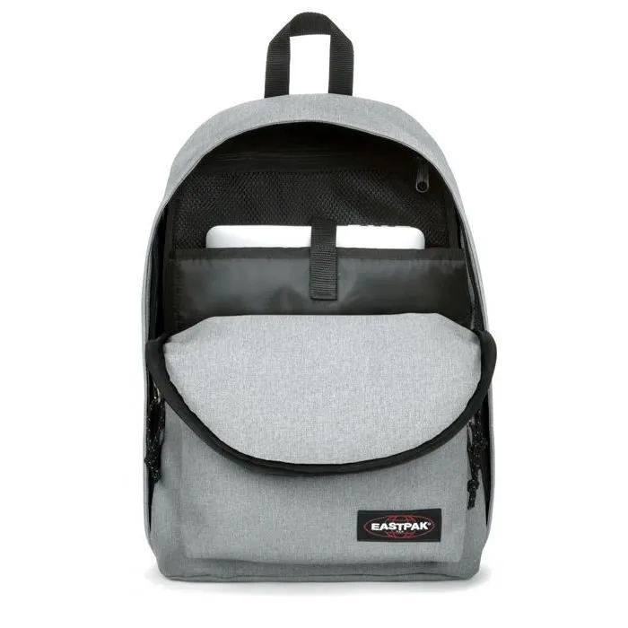 Eastpak Sac à dos Out Of Office Sunday Grey - Look sobre et polyvalent - Grande capacité - Housse rembourrée pour laptop Eastpak Sac à dos Out Of Office Sunday Grey - Look sobre et polyvalent - Grande capacité - Housse rembourrée pour laptop