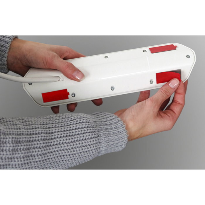 Brennenstuhl Estilo Corner Multiprise 4 voies Argent/Blanc