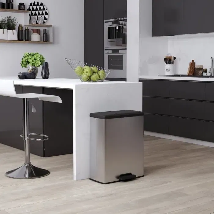 Curver Deco Bin Poubelle rectangulaire 65L, design moderne, gris métallisé, dimensions 49 x 29 x 61 cm