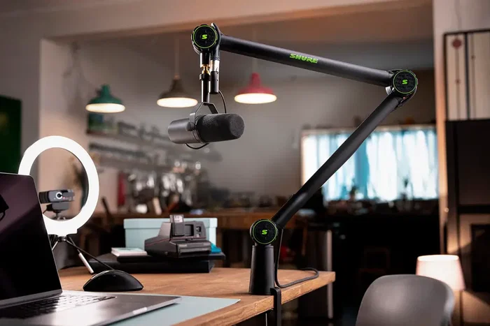 SBG Support Microphone Articulé avec Pince pour Broadcast, Podcast et Streaming SBG Support Microphone Articulé avec Pince pour Broadcast, Podcast et Streaming