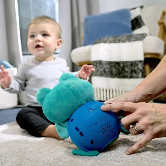 Baby Einstein Neptune - Tortue Peluche Jouet d'Éveil Musical pour Bébé 6 Mois et Plus - 50 Mélodies, 3 Langues, Lumières