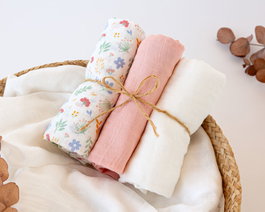 KioKids Set de 3 Muselines Rose, Blanc et Imprimé Fleurs 70x70cm