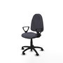 Chaise de bureau Algarra avec mécanisme Contact permanent de base, rembourrée de tissu gris foncé. Équipée d'une base en polyamide noir, d'accoudoirs fixes et de roulettes pour parquet
