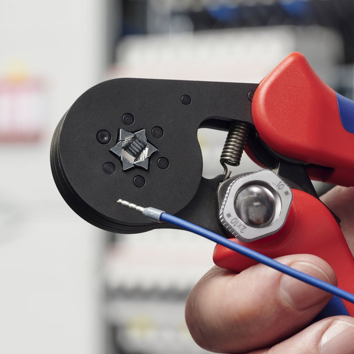 Knipex Pince à sertir automatique pour embouts de câbles 0,08 - 10,0 mm² Knipex Pince à sertir automatique pour embouts de câbles 0,08 - 10,0 mm²