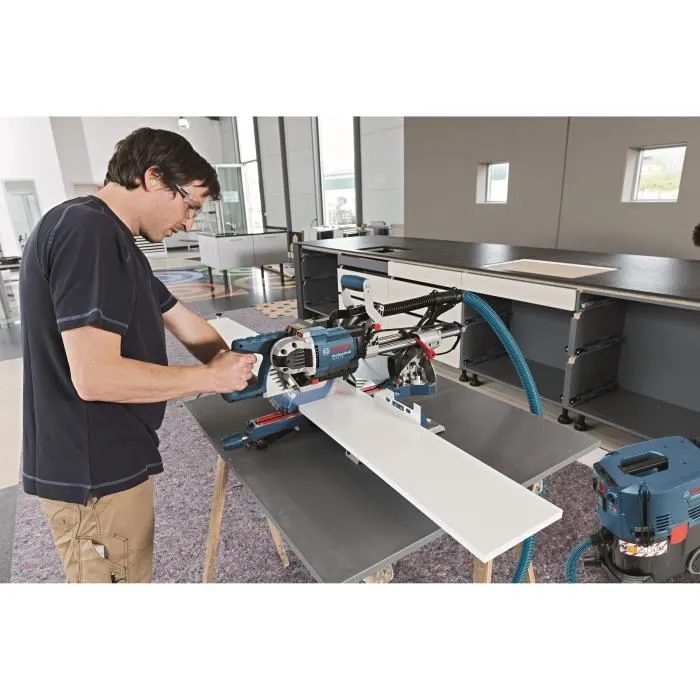 Bosch Professional Scie radiale sur table GCM 8 SDE 1600W, diamètre 261 mm, coupes précises et inclinables - Réf. 0601B19200 Bosch Professional Scie radiale sur table GCM 8 SDE 1600W, diamètre 261 mm, coupes précises et inclinables - Réf. 0601B19200