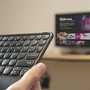 Elbe TE-103-BT Clavier Bluetooth Slim avec Touchpad Intégré et Batterie Rechargeable - Noir - Compatible Windows, iOS, Android et Smart TV
