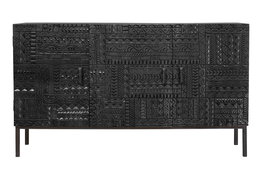 GINER Y COLOMER - Buffet en bois de manguier massif noir avec motif hiéroglyphe sculpté à la main et pattes en métal - 150 x 85 x 40 cm