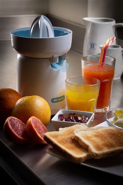 Ariete 417/01 - Exprimeur électrique Breakfast blanc, puissance 40W, avec 2 cônes et bec anti-goutte