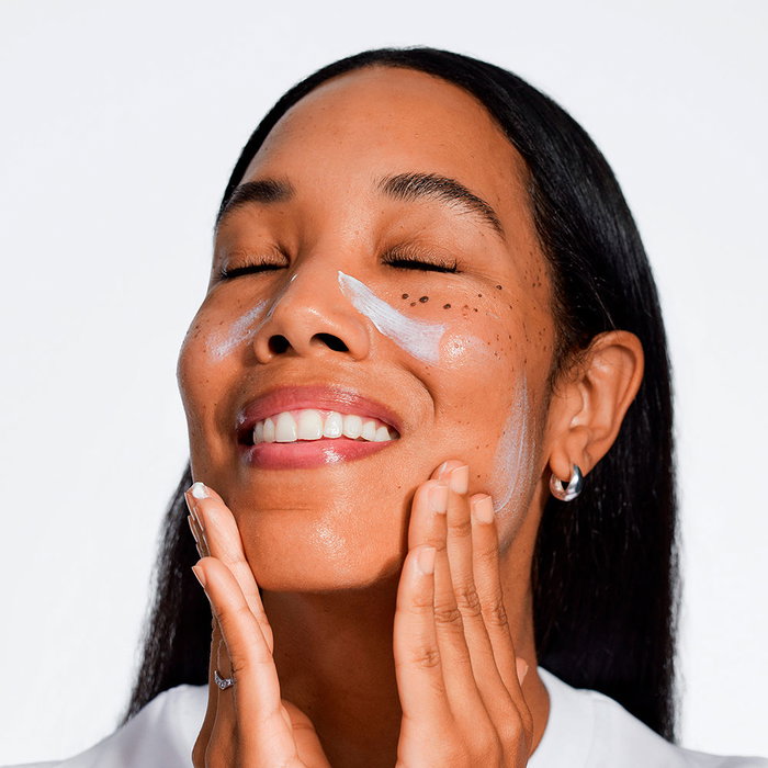 Clinique Smart Clinical Crème Anti-rides SPF30 Hydratante et Repulpante - 50 ml