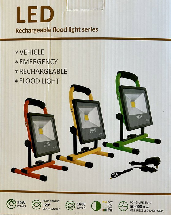 CoreParts Projecteur LED rechargeable 20W, 1800 lumens, avec chargeur voiture, chargeur secteur, câble USB et manuel - Boîte détaillant