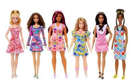 Mattel - Poupée Barbie Fashionista avec une variété de looks des plus décontractés aux plus tendance - Modèle assorti