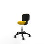 Chaise de bureau Llanos avec mécanisme Contact Lama, rembourrée de tissu jaune. Équipée d'une base en polyamide noir, sans accoudoirs et de roulettes en nylon de 50 mm