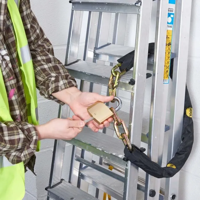 Yale Cadenas à anse en acier cémenté 60 mm, laiton, 3 clés - Y110B/60/132/1 - Pour portails, trappes, échelles, chaînes, conforme EN12320