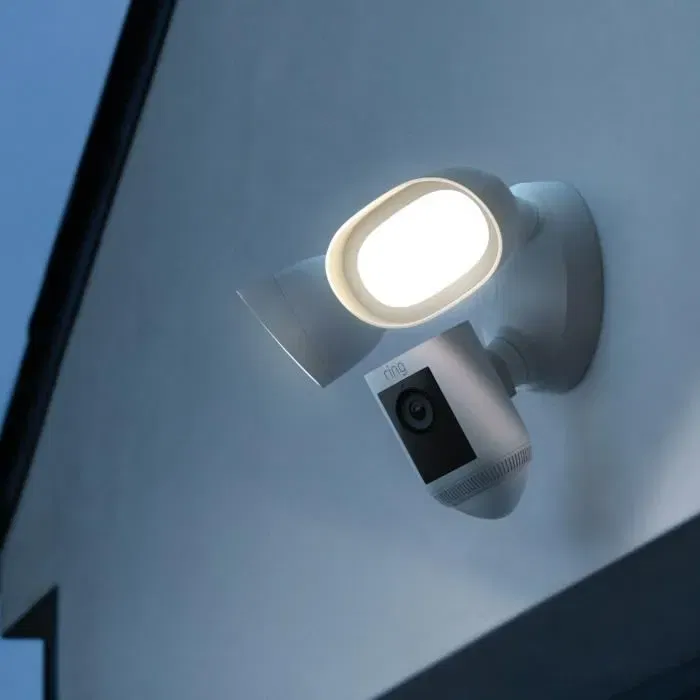 Caméra de surveillance RING Spotlight Pro câblée - Blanc - Vision nocturne couleur, HD 1080p - Pour UE