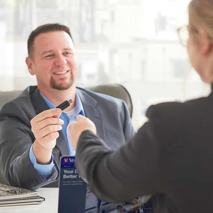 Clé USB Verbatim 49064 Noir 32 GB