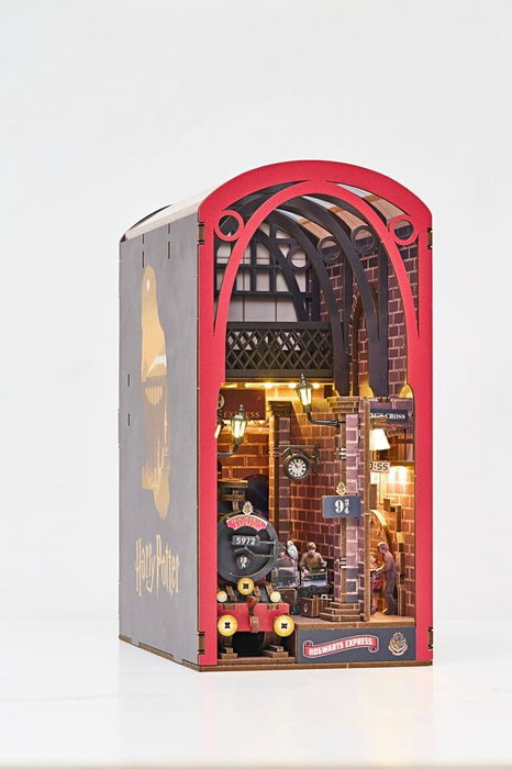 Revell Book Nook Harry Potter Poudlard Express - Kit de construction DIY avec LED