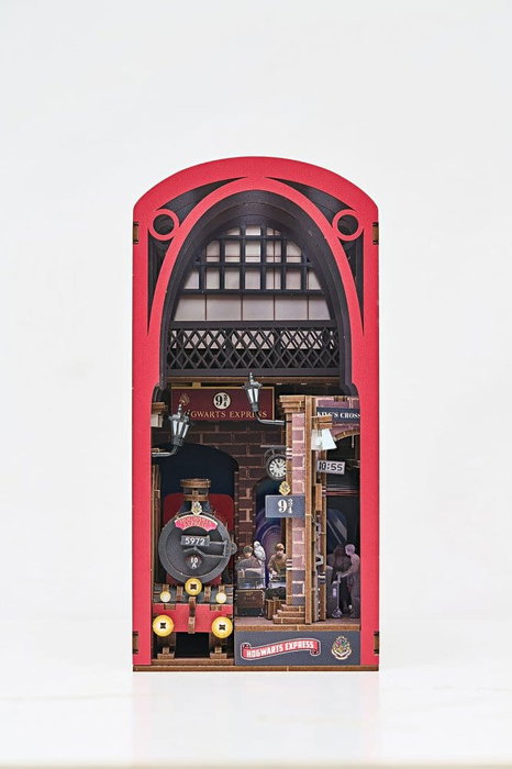 Revell Book Nook Harry Potter Poudlard Express - Kit de construction DIY avec LED