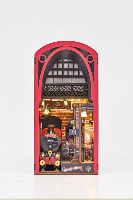 Revell Book Nook Harry Potter Poudlard Express - Kit de construction DIY avec LED