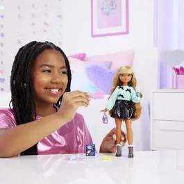 Barbie JGG36 - Poupée Dream Besties Zia inspirée de Elsa avec 7 accessoires - Jeu de rôle créatif pour enfants 4-10 ans