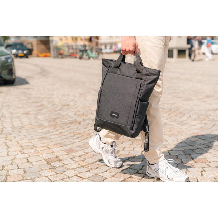 Pacsafe GO Totepack jet black