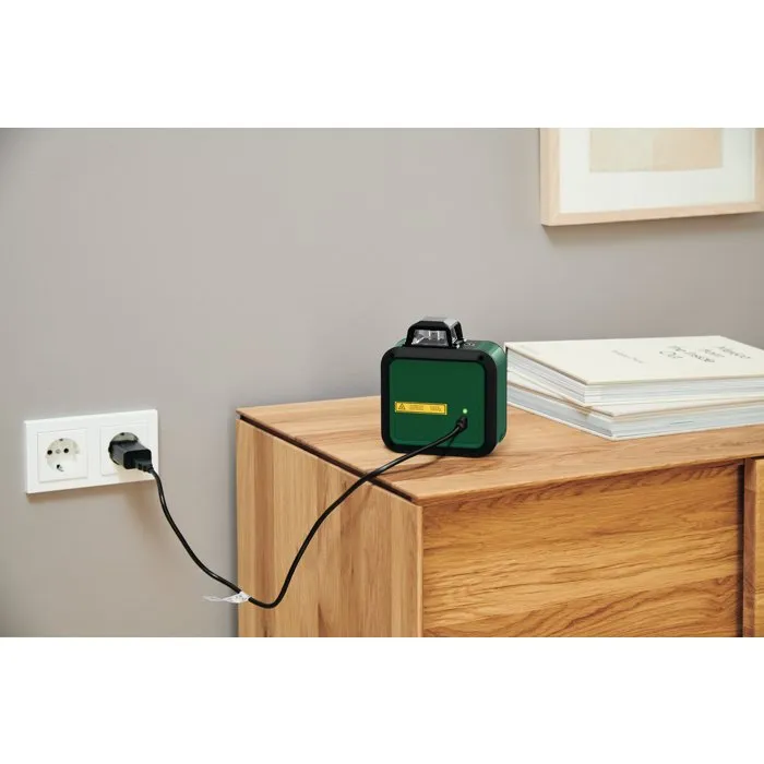 Bosch PLL 360-1 G - Niveau laser rotatif 360° à ligne verte, précision +/- 0,4 mm/m, portée 30 m, batterie Li-ion rechargeable USB-C, avec housse et manuel Bosch PLL 360-1 G - Niveau laser rotatif 360° à ligne verte, précision +/- 0,4 mm/m, portée 30 m, batterie Li-ion rechargeable USB-C, avec housse et manuel
