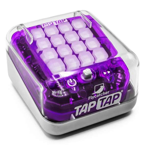 Bandai Jeu électronique d'entraînement cérébral Tap Tap - Exercices de mémoire, concentration et coordination - Modèle Sdos 4.4x7.1x6.5 cm - Modèles assortis - Dès 4 ans