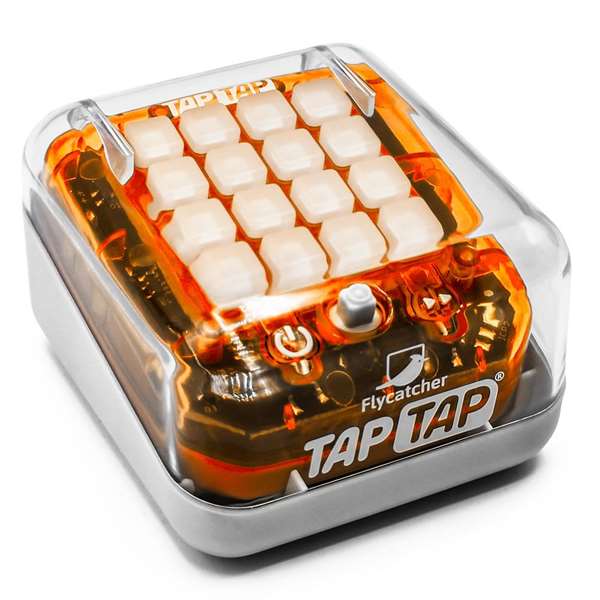 Bandai Jeu électronique d'entraînement cérébral Tap Tap - Exercices de mémoire, concentration et coordination - Modèle Sdos 4.4x7.1x6.5 cm - Modèles assortis - Dès 4 ans