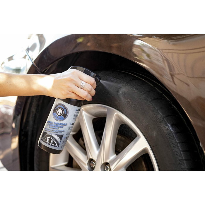 Motorrevive Rénovateur pour plastiques, caoutchoucs et pneus 500ml