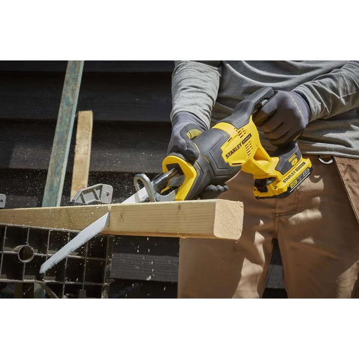 Stanley Fatmax Scie sabre sans fil 18V SFMCS300D2K-QW avec 2 batteries 2Ah Stanley Fatmax Scie sabre sans fil 18V SFMCS300D2K-QW avec 2 batteries 2Ah