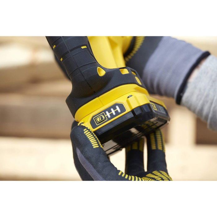 Stanley Fatmax Scie sabre sans fil 18V SFMCS300D2K-QW avec 2 batteries 2Ah Stanley Fatmax Scie sabre sans fil 18V SFMCS300D2K-QW avec 2 batteries 2Ah