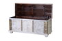 GINER Y COLOMER - Buffet coffre en bois de manguier massif avec sculptures et détails bronze, finition blanc vieilli, 116 x 45 x 40 cm