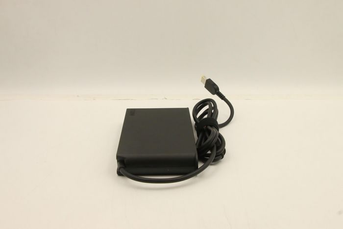 Lenovo Slim AC adapter 230W 20V pour ThinkPad P et Legion Lenovo Slim AC adapter 230W 20V pour ThinkPad P et Legion