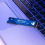 Western Digital WD Blue SN5000 SSD NVMe 2TB, M.2 2280, PCIe Gen4 x4, pour créateurs et professionnels