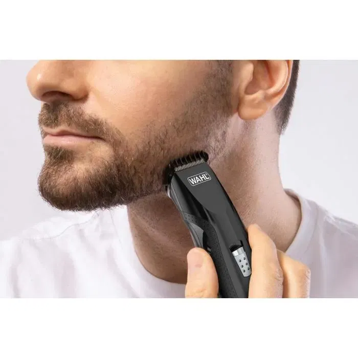 Wahl Tondeuse à barbe Mustache & Beard - Tondeuse barbe et moustache avec 5 positions de coupe, 3 guides et accessoires - Noir Wahl Tondeuse à barbe Mustache & Beard - Tondeuse barbe et moustache avec 5 positions de coupe, 3 guides et accessoires - Noir