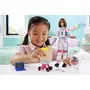 Mattel Barbie Astronaute - Coffret 65ème Anniversaire avec Poupée, 10 Accessoires, Véhicule et Ordinateur Portable - Jouet pour Enfants 3 Ans et Plus