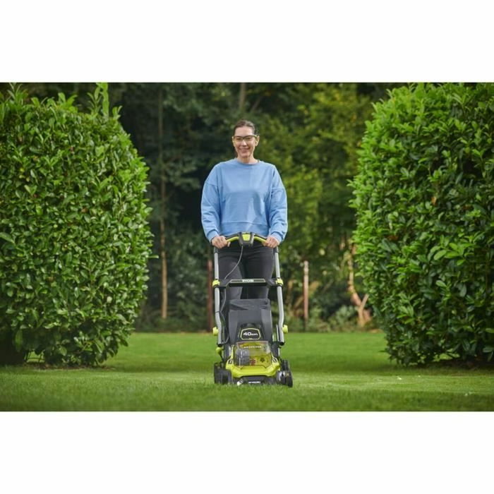 Ryobi RY18LMX40C-150 Tondeuse poussée 18V Brushless, 40 cm Ryobi RY18LMX40C-150 Tondeuse poussée 18V Brushless, 40 cm