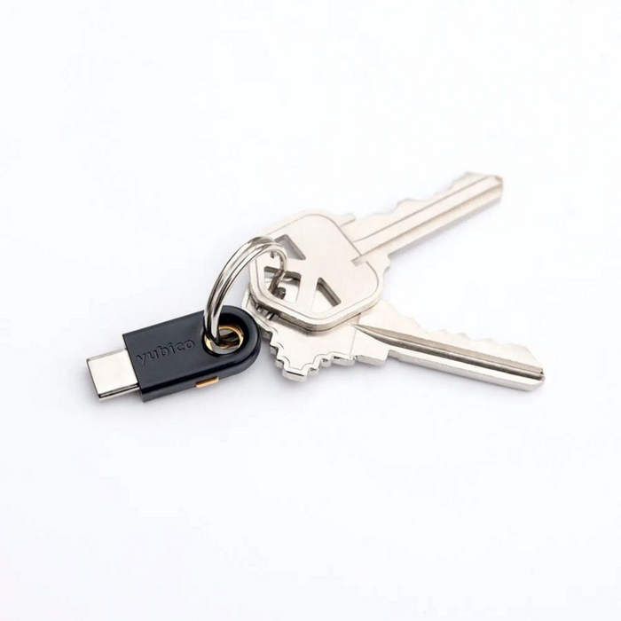 Yubico Clé de sécurité YubiKey 5C USB-C / NFC - Modèle Or et Noir Yubico Clé de sécurité YubiKey 5C USB-C / NFC - Modèle Or et Noir