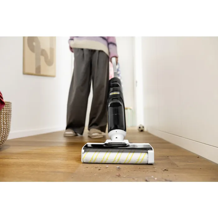 Kärcher FCV 4 Dry - Aspirateur balai laveur sans fil, pour surfaces jusqu'à 200 m², nettoyage eau et poussières, station de séchage incluse