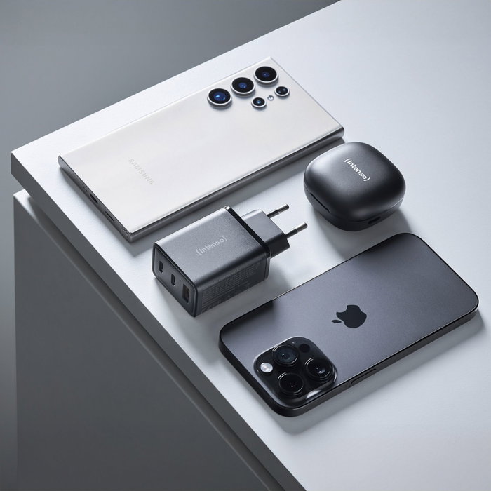 Intenso Chargeur mural GaN W65ACC 2x USB Type-C et 1x USB Type-A 65W Intenso Chargeur mural GaN W65ACC 2x USB Type-C et 1x USB Type-A 65W