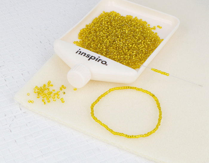 Innspiro Rocaille en verre ronde argentée et jaune 2,3mm 120g