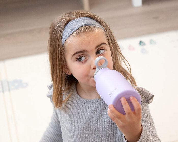KioKids Little sauvages - Bouteille isotherme pour bébé en acier inoxidable 304 350 mL sans BPA, couleur lavande, avec paille amovible KioKids Little sauvages - Bouteille isotherme pour bébé en acier inoxidable 304 350 mL sans BPA, couleur lavande, avec paille amovible