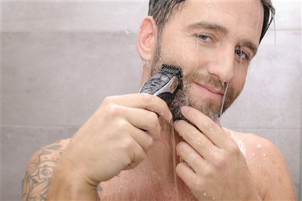 Wahl 09899-016 AQUAGROOM Tondeuse à barbe et corps résistante à l'eau avec/sans fil, rechargeable, avec 12 guides de coupe et batterie lithium pour 3h d'autonomie