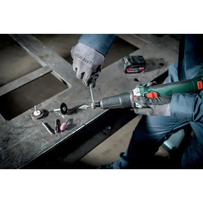 Metabo Meuleuse droite sans fil 18V professionnelle GVB 18 LTX BL 11-28 pour béton, réglage de vitesse variable, poignée fine - Ébavurage, fraisage, meulage