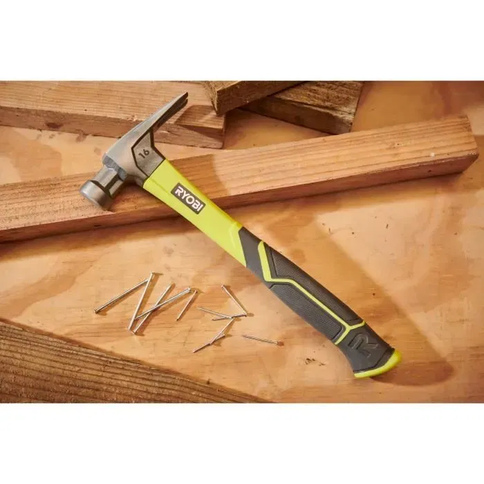 Ryobi Marteau de charpentier 450 g avec tête en acier trempé et poignée ergonomique pour travaux de construction, clouage et charpenterie