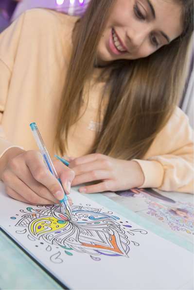 Kids Euroswan Set de coloriage Mandalas Wow Generation avec feutres, stylos, aquarelles pailletées et livre de 40 pages dès 3 ans Kids Euroswan Set de coloriage Mandalas Wow Generation avec feutres, stylos, aquarelles pailletées et livre de 40 pages dès 3 ans