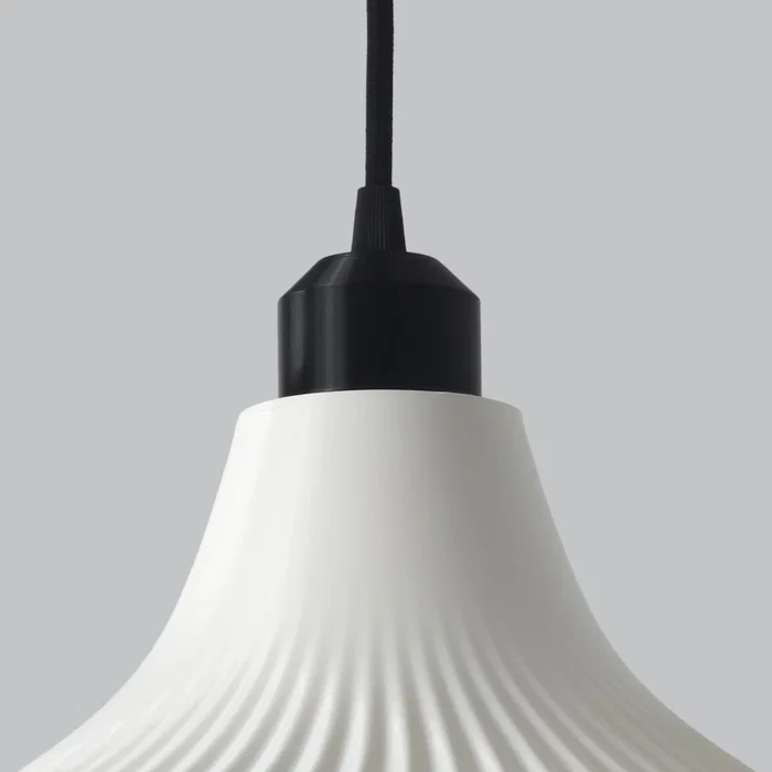 Lampe Suspendue "Vita" Blanc/Florón Negro/Câble Noir