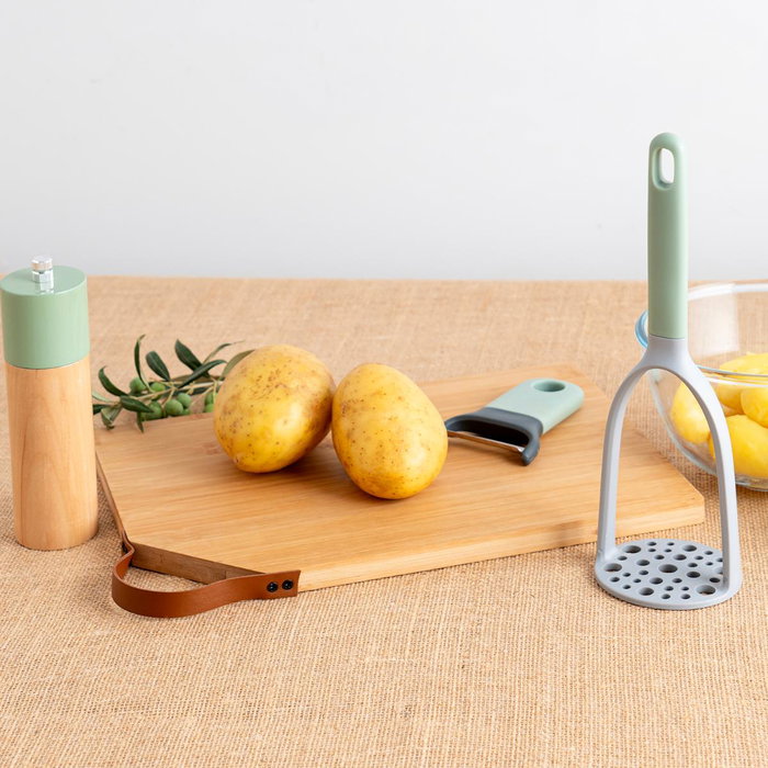 Quid Ozon Planche à découper en bambou avec poignée imitation cuir 33x23 cm Quid Ozon Planche à découper en bambou avec poignée imitation cuir 33x23 cm